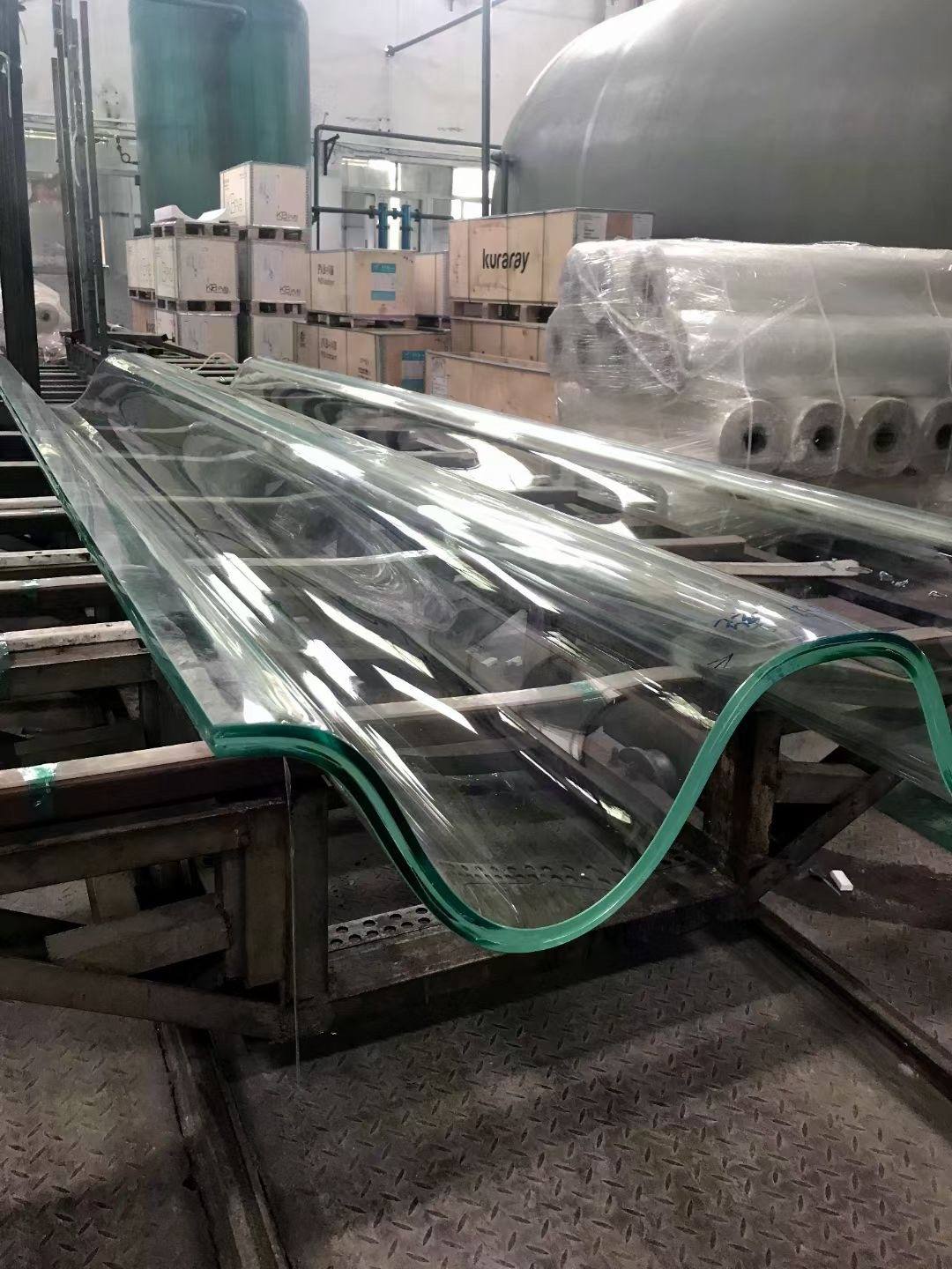 Curved glass forming in the factory — 国际奢侈品牌门店 · 热弯竖纹玻璃幕墙项目