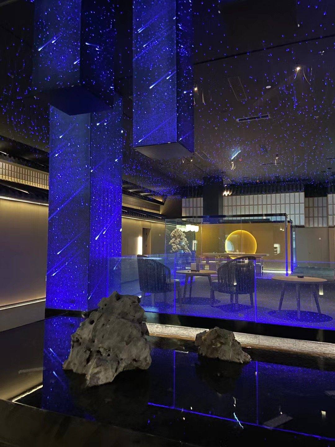 Gradient glass column and bar area — Restaurant · Blue Gradient Glass Partition Project by ETERNAL
