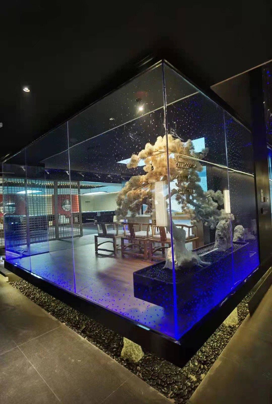 Private room wrapped in gradient glass — Restaurant · Blue Gradient Glass Partition Project by ETERNAL